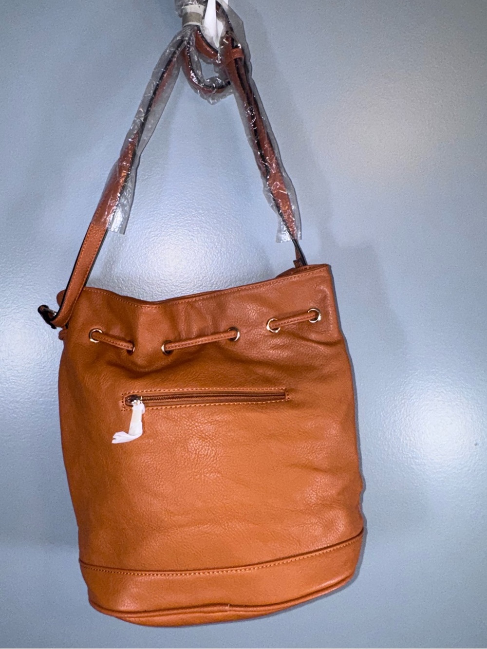 Faux Leather Cognac Bucket Bag Drawstring Crossbody New w/ Plastic Hardware - Picture 3 of 9